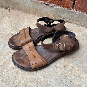Born Womens 7 Brown Leather Sandals Ankle Straps